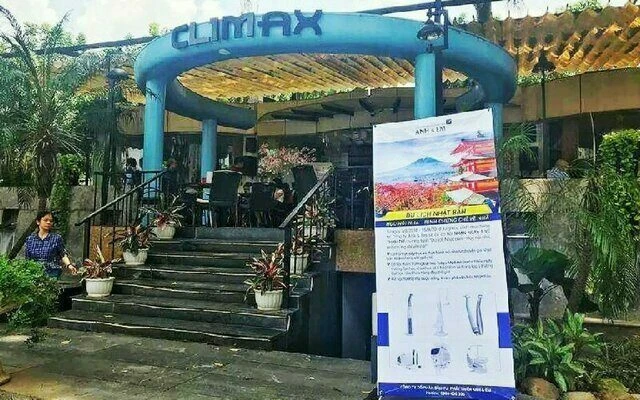 trien-lam-videc-cong-ty-anh-em