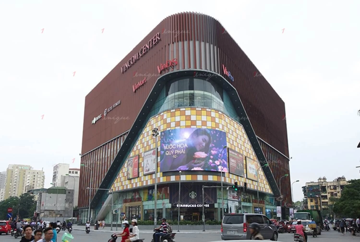 Tất tần tật về quảng cáo ngoài trời kỹ thuật số (DOOH)