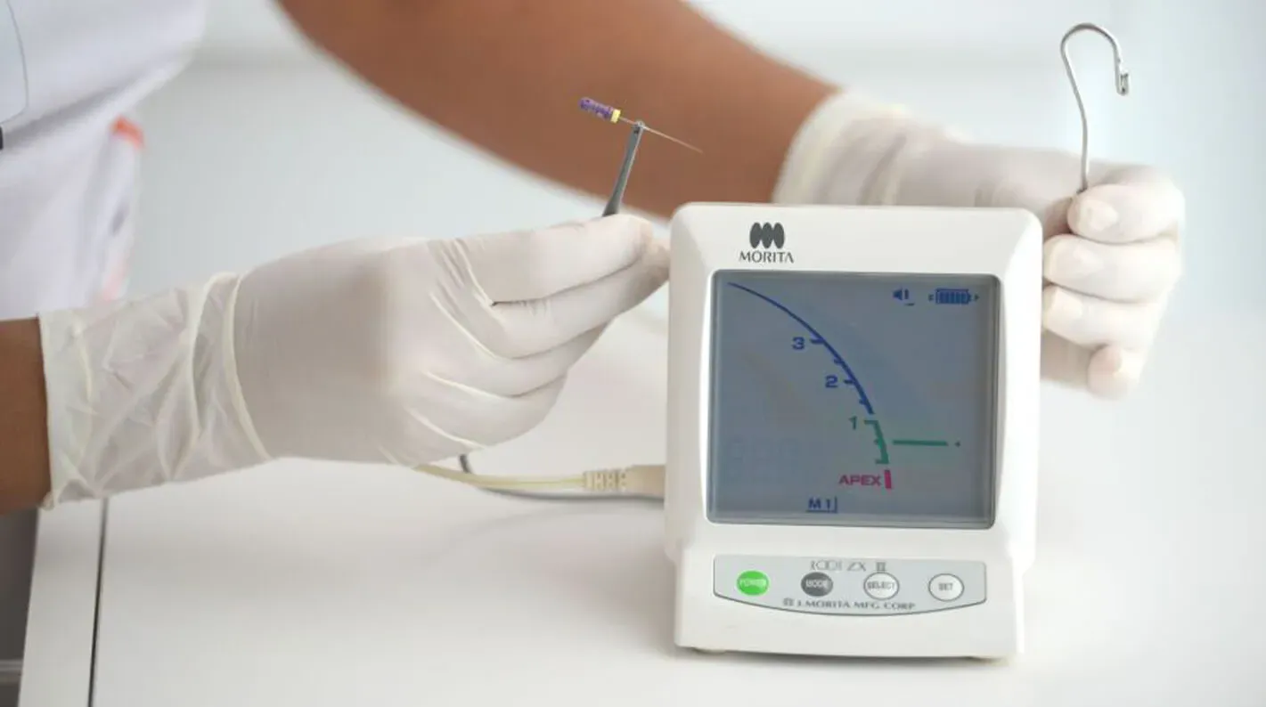 Máy định vị chóp Morita